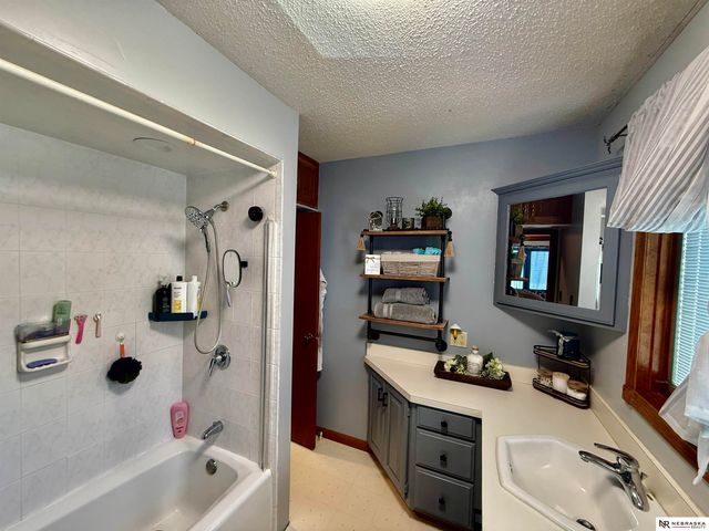 1641 W B Street, Lincoln, NE 68522