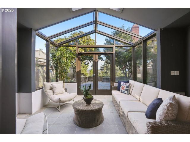 1776 Sw MONTGOMERY Dr, Portland, OR 97201