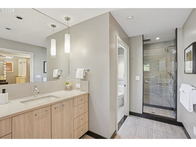 1776 Sw MONTGOMERY Dr, Portland, OR 97201