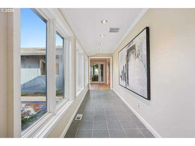 1776 Sw MONTGOMERY Dr, Portland, OR 97201