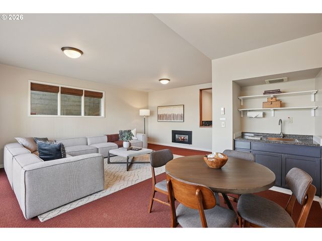 1776 Sw MONTGOMERY Dr, Portland, OR 97201