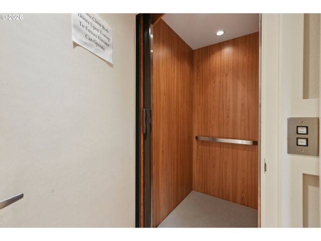 1776 Sw MONTGOMERY Dr, Portland, OR 97201