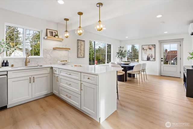 9003 30th Avenue SW, Seattle, WA 98126