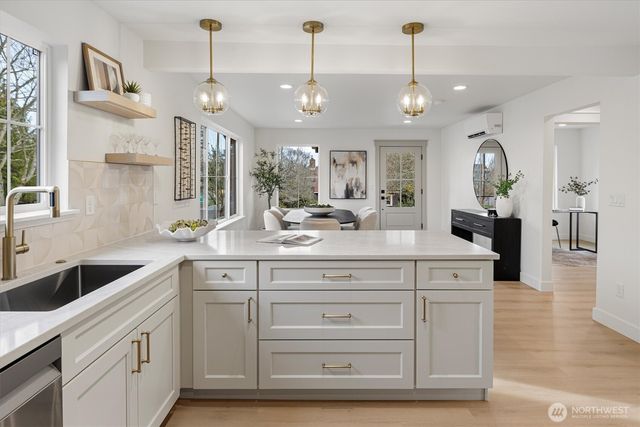 9003 30th Avenue SW, Seattle, WA 98126