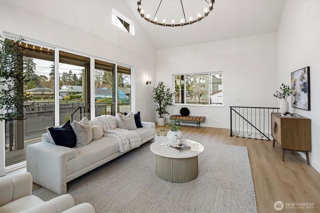 9003 30th Avenue SW, Seattle, WA 98126