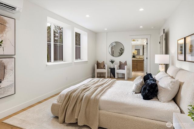 9003 30th Avenue SW, Seattle, WA 98126