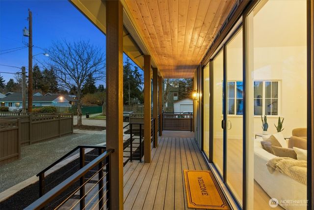 9003 30th Avenue SW, Seattle, WA 98126