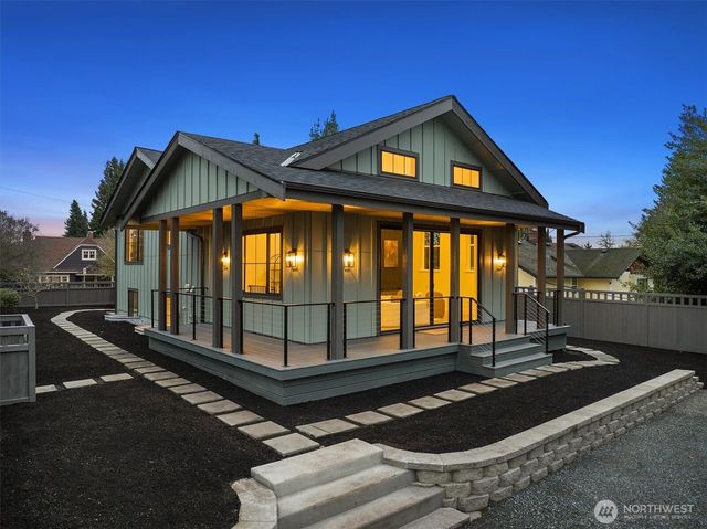 9003 30th Avenue SW, Seattle, WA 98126