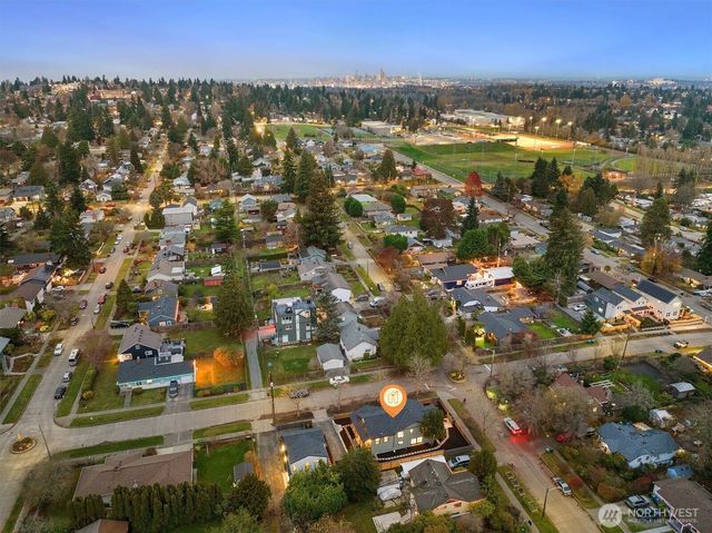 9003 30th Avenue SW, Seattle, WA 98126