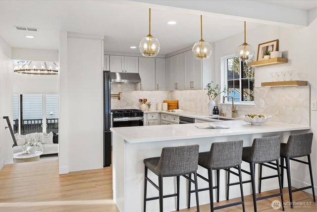 9003 30th Avenue SW, Seattle, WA 98126