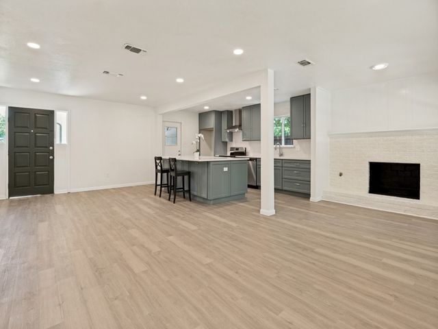 2600 Olympia Court, Arlington, TX 76013