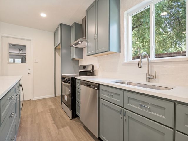 2600 Olympia Court, Arlington, TX 76013