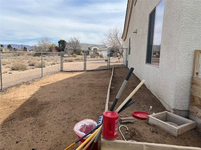 9597 N Tall Tree Drive, Kingman, AZ 86401