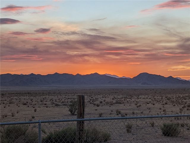 9597 N Tall Tree Drive, Kingman, AZ 86401