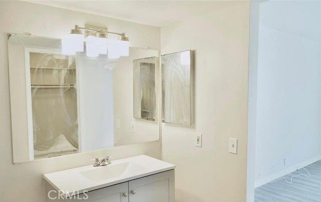 23232 orange av, Lake Forest (el Toro), CA 92630