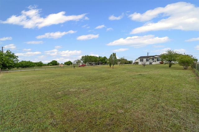 430 Indian Hills Road, Bowie, TX 76230