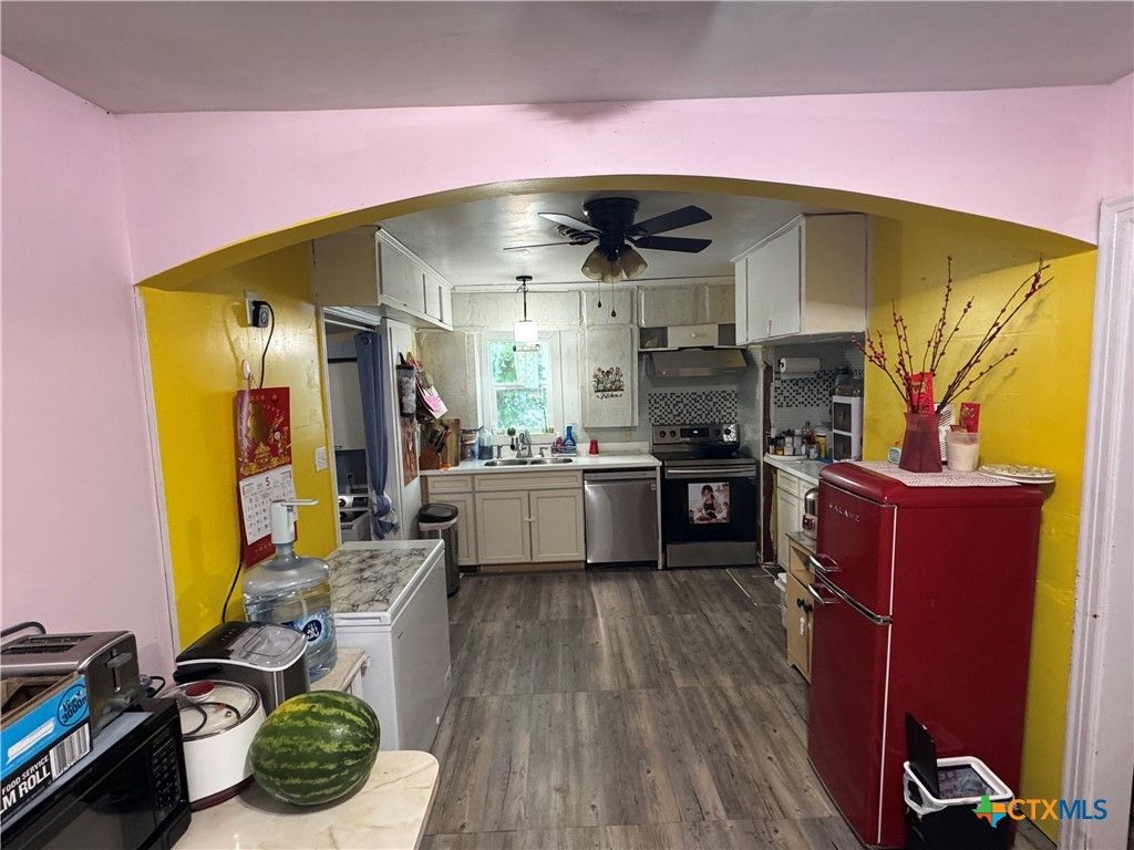 Image 11 of property listing at 1117 Terrell Street, Cuero, TX 77954
