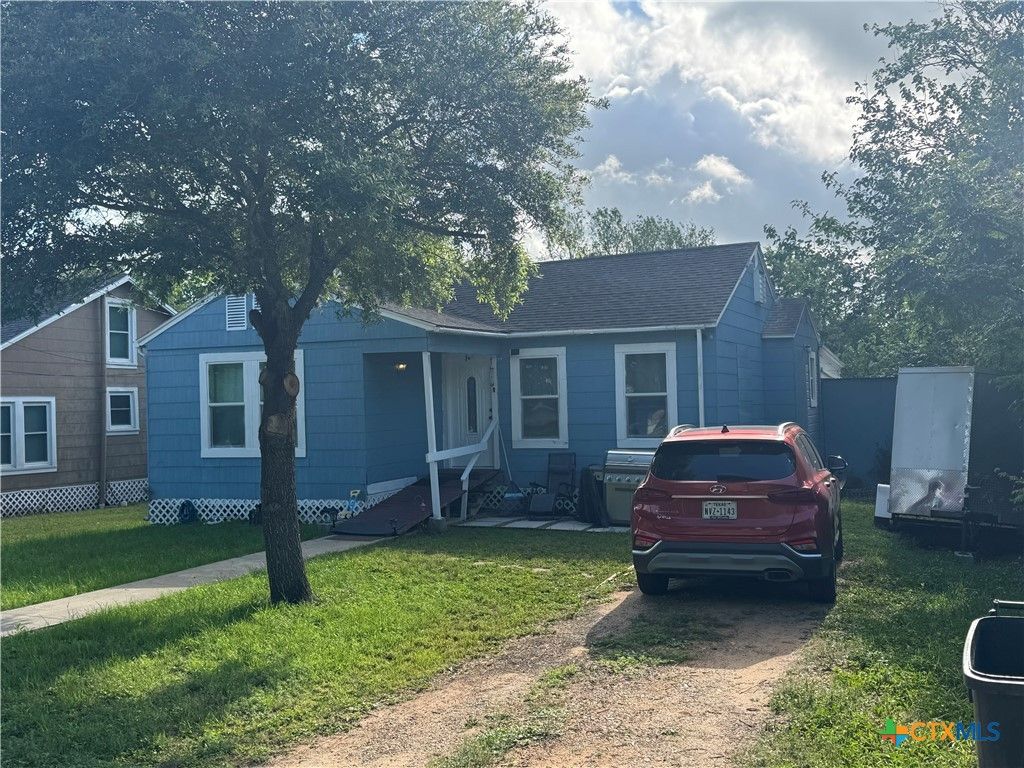 Image 3 of property listing at 1117 Terrell Street, Cuero, TX 77954