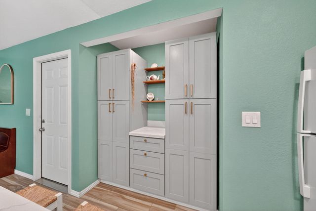 953 Oakmont Drive, Redding, CA 96003