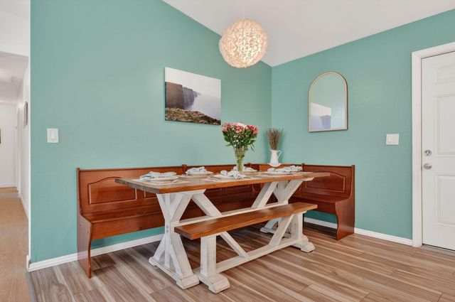 953 Oakmont Drive, Redding, CA 96003