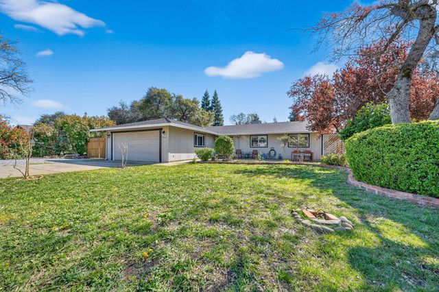 953 Oakmont Drive, Redding, CA 96003