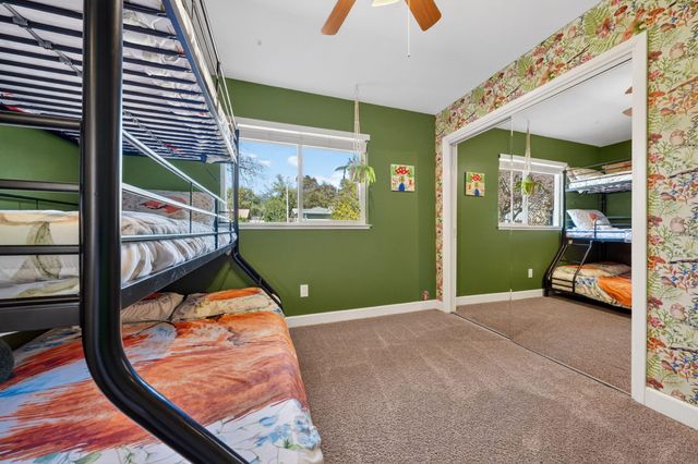 953 Oakmont Drive, Redding, CA 96003