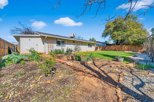 953 Oakmont Drive, Redding, CA 96003