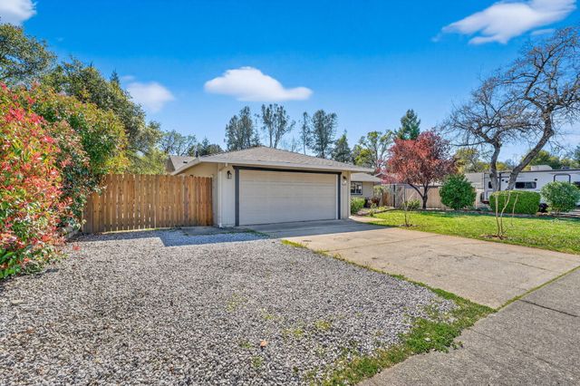 953 Oakmont Drive, Redding, CA 96003
