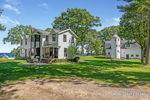 8282 W Harrison Road, Mears, MI 49436