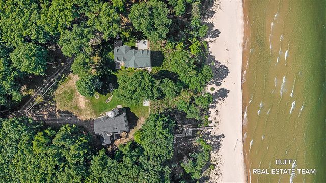 8282 W Harrison Road, Mears, MI 49436