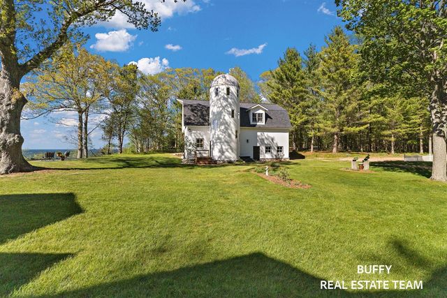 8282 W Harrison Road, Mears, MI 49436