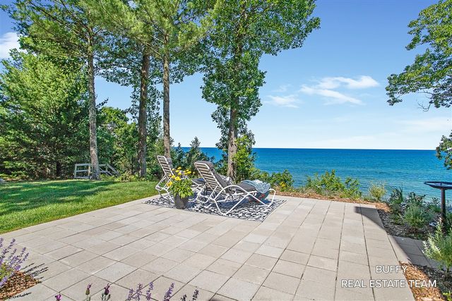 8282 W Harrison Road, Mears, MI 49436