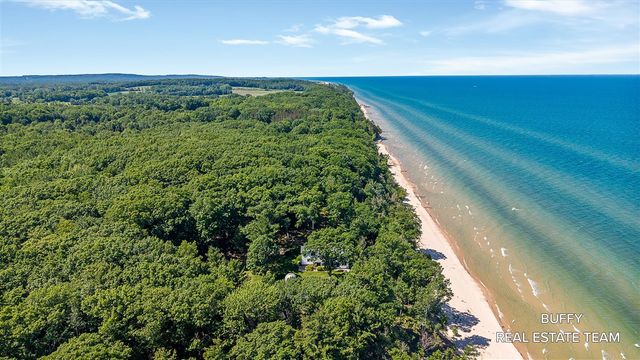 8282 W Harrison Road, Mears, MI 49436