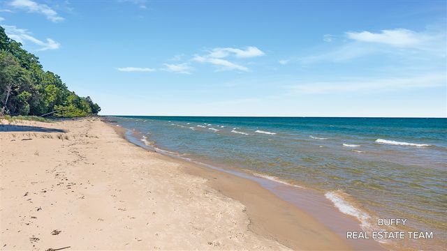 8282 W Harrison Road, Mears, MI 49436
