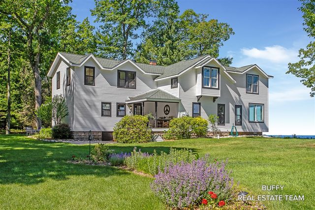 8282 W Harrison Road, Mears, MI 49436