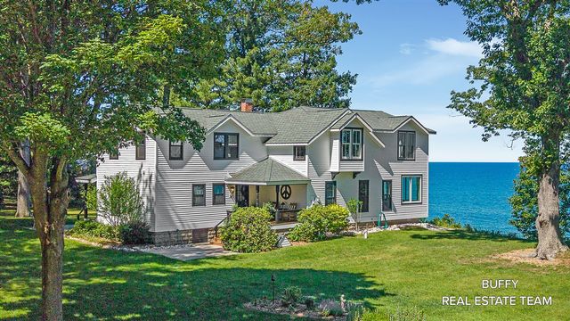 8282 W Harrison Road, Mears, MI 49436