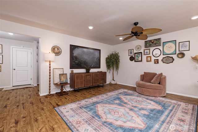 501 NE Ridge Point Boulevard, Belfair, WA 98528