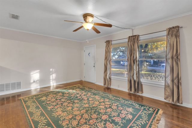 4735 Panola Avenue, Fort Worth, TX 76103