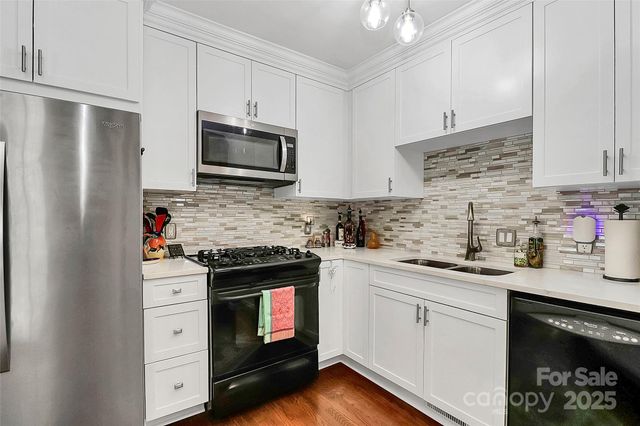 10335 Johns Towne Drive, Charlotte, NC 28210