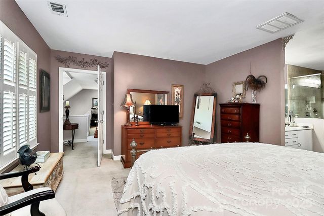 10335 Johns Towne Drive, Charlotte, NC 28210