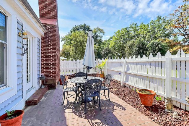 10335 Johns Towne Drive, Charlotte, NC 28210