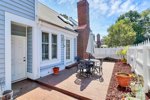 10335 Johns Towne Drive, Charlotte, NC 28210