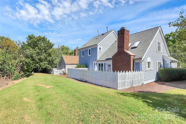 10335 Johns Towne Drive, Charlotte, NC 28210