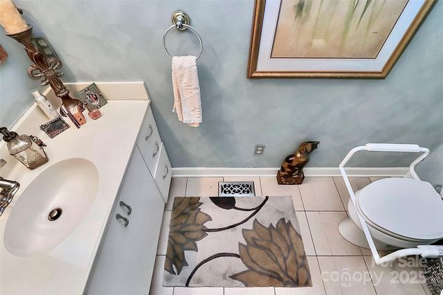 10335 Johns Towne Drive, Charlotte, NC 28210