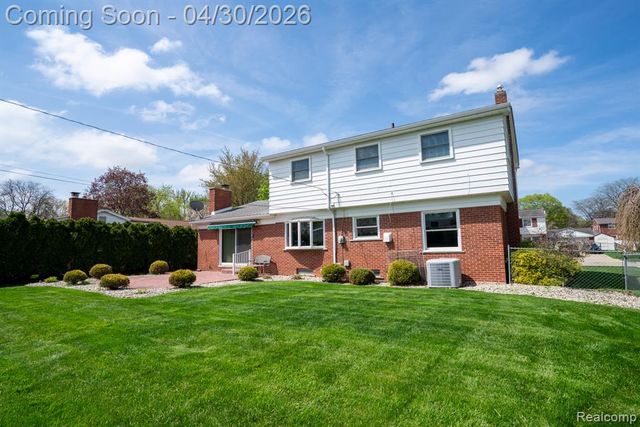 1645 Waverly Street, Trenton, MI 48183