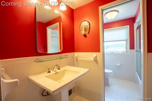 1645 Waverly Street, Trenton, MI 48183