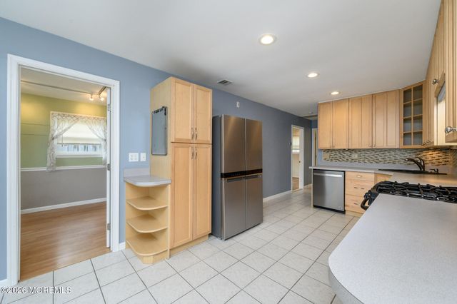 318 Hemlock Drive, Lanoka Harbor, NJ 08734