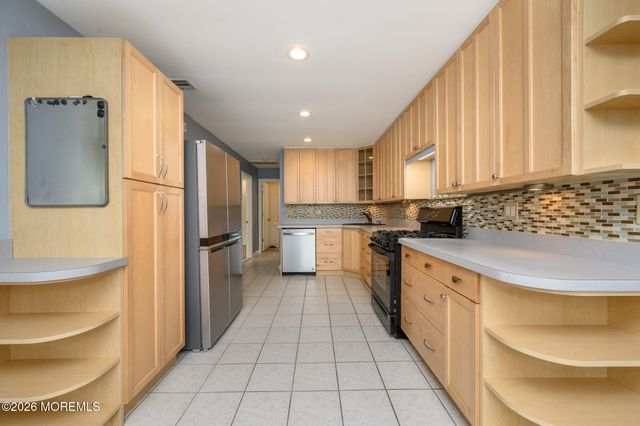 318 Hemlock Drive, Lanoka Harbor, NJ 08734