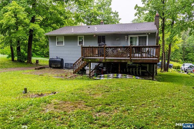 67 Cedar Tree Drive, Vernon, NJ 07422