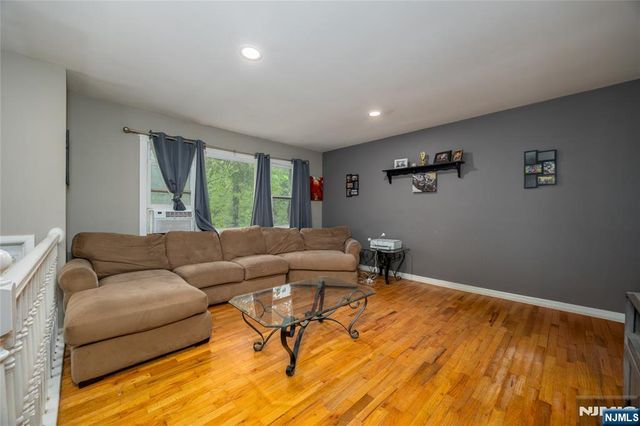 67 Cedar Tree Drive, Vernon, NJ 07422